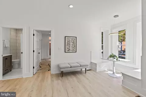 Entry Way - 1825 N Capitol St NE #1, Washington, DC 20002 photo 4 of 9