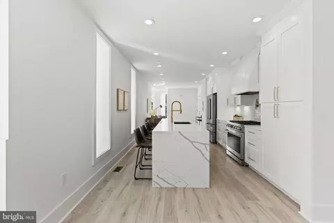 Entry Way - 1825 N Capitol St NE #1, Washington, DC 20002 photo 7 of 9