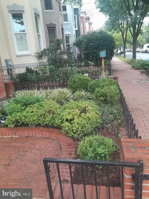 Exterior - 651 Constitution Ave NE, Washington, DC 20002 photo 4 of 8