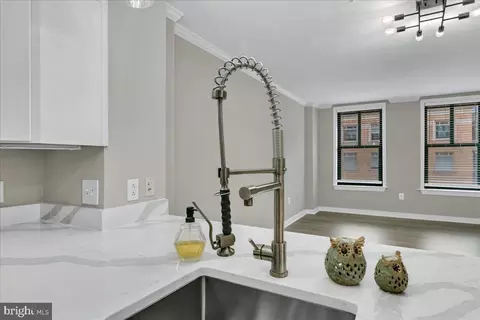 Kitchen - 616 E St NW #1022, Washington, DC 20004 photo 7 of 8