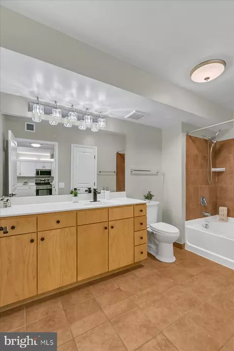 Bath - 616 E St NW #1022, Washington, DC 20004 photo 2 of 3