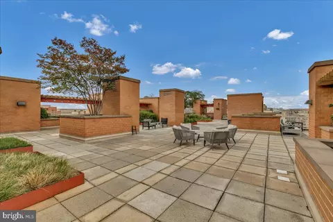 Exterior - 616 E St NW #1022, Washington, DC 20004 photo 2 of 5