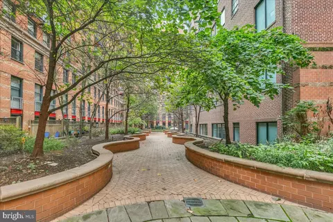 Exterior - 616 E St NW #1022, Washington, DC 20004 photo 1 of 5