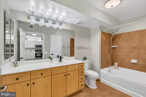 Bath - 616 E St NW #1022, Washington, DC 20004 photo 1 of 3