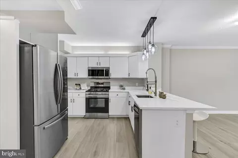 Kitchen - 616 E St NW #1022, Washington, DC 20004 photo 1 of 8