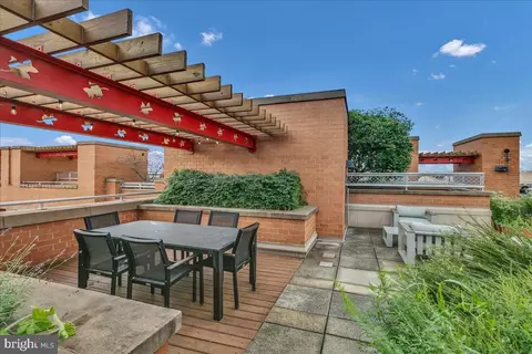 Exterior - 616 E St NW #1022, Washington, DC 20004 photo 4 of 5