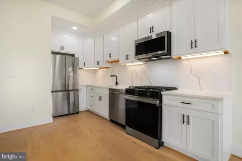 808 12th St NE, Washington, DC 20002 photo 8