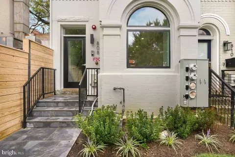 808 12th St NE, Washington, DC 20002 photo 2