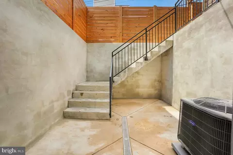 808 12th St NE, Washington, DC 20002 photo 32