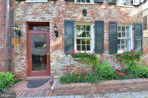 Exterior - 3623 R St NW, Washington, DC 20007 photo 12 of 15
