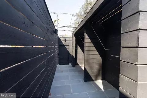 Exterior - 3623 R St NW, Washington, DC 20007 photo 4 of 15