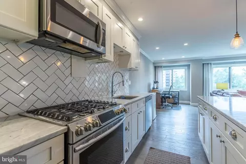 4201 Cathedral Ave NW #917E, Washington, DC 20016