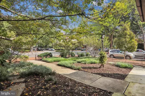821 E Capitol SE, Washington, DC 20003 photo 8