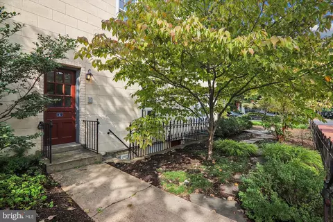 821 E Capitol SE, Washington, DC 20003 photo 15