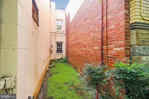 821 E Capitol SE, Washington, DC 20003 photo 7