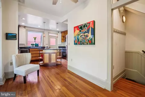 Entry Way - 200 10th St SE, Washington, DC 20003 photo 4 of 6