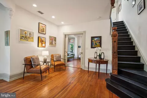 Entry Way - 200 10th St SE, Washington, DC 20003 photo 3 of 6
