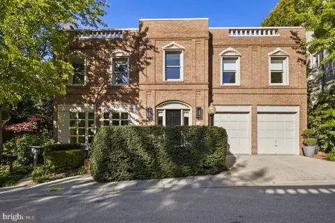 4620 Foxhall Cres NW, Washington, DC 20007