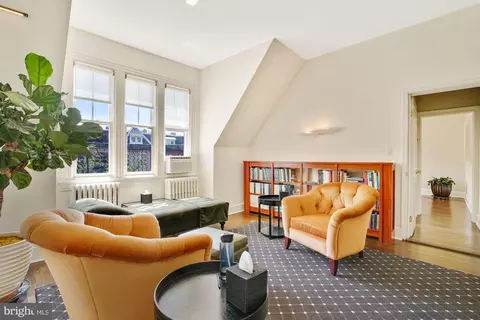 2015 R St NW, Washington, DC 20009 photo 9