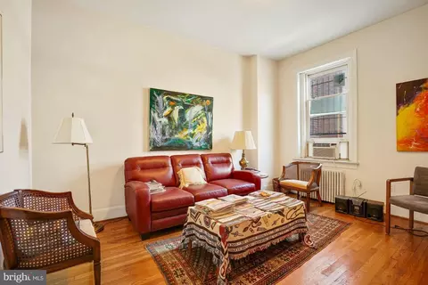 2015 R St NW, Washington, DC 20009 photo 6