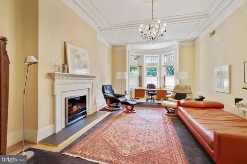 2015 R St NW, Washington, DC 20009 photo 4