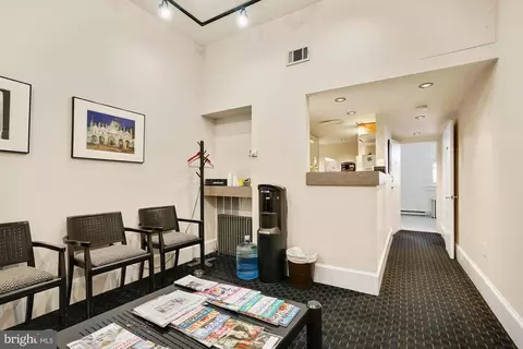 2015 R St NW, Washington, DC 20009 photo 3