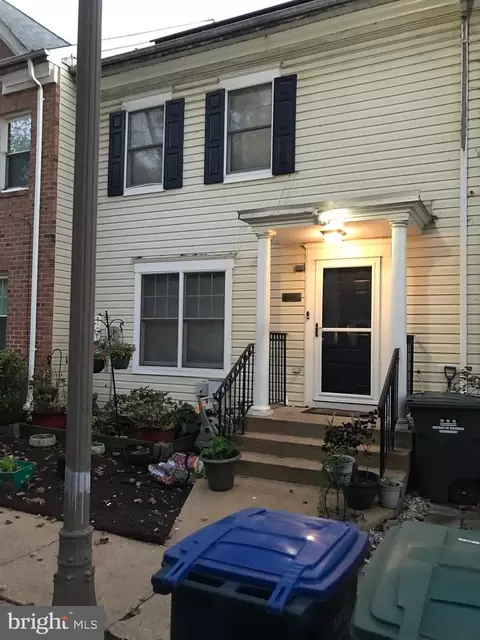 841 Hr Dr SE, Washington, DC 20032