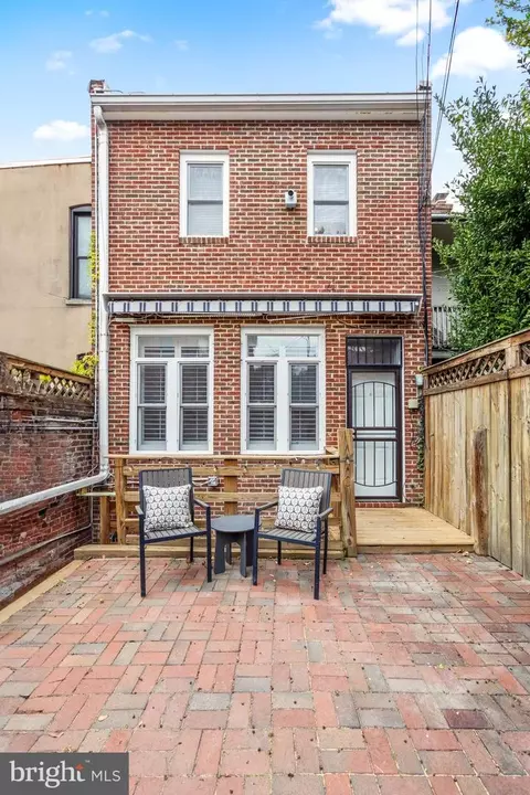 Exterior - 431 4th St NE, Washington, DC 20002 photo 2 of 6