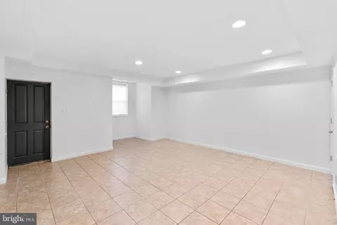 Living - 431 4th St NE, Washington, DC 20002 photo 3 of 4