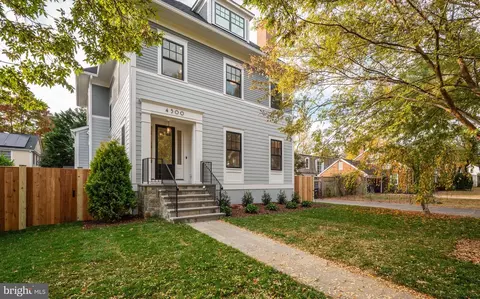 4500 48th St NW, Washington, DC 20016