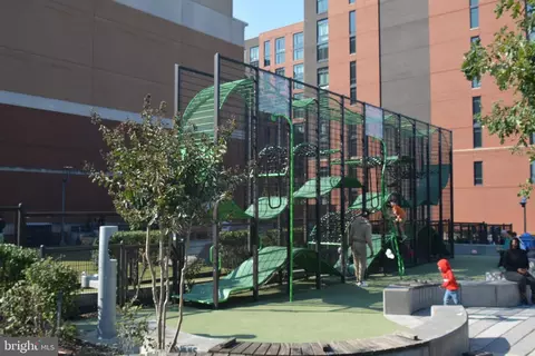 317 L St NE, Washington, DC 20002 photo 34