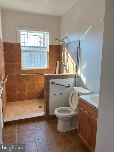 317 L St NE, Washington, DC 20002 photo 17