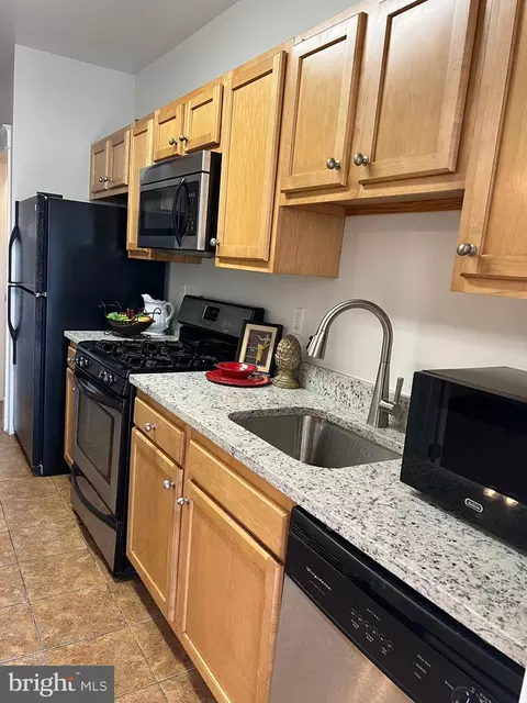 317 L St NE, Washington, DC 20002 photo 13