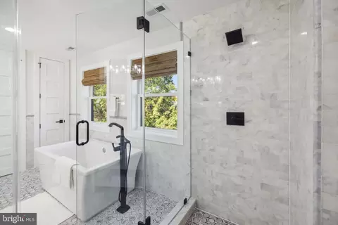 Bath - 1532 E Street St SE, Washington, DC 20003 photo 10 of 10