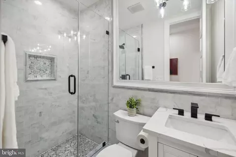 Bath - 1532 E Street St SE, Washington, DC 20003 photo 5 of 10