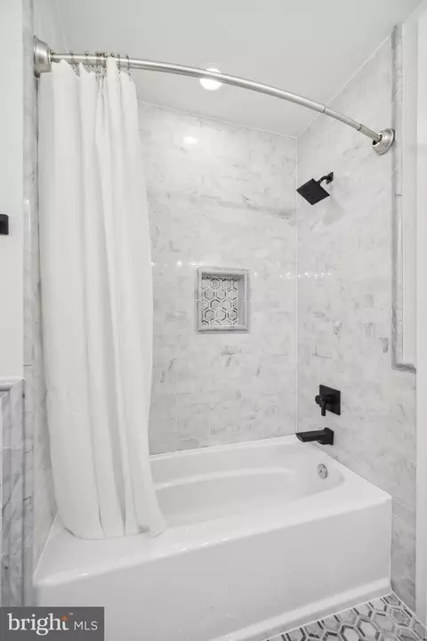 Bath - 1532 E Street St SE, Washington, DC 20003 photo 4 of 10