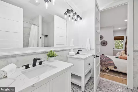 Bath - 1532 E Street St SE, Washington, DC 20003 photo 2 of 10
