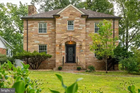 3054 Chestnut St NW, Washington, DC 20015
