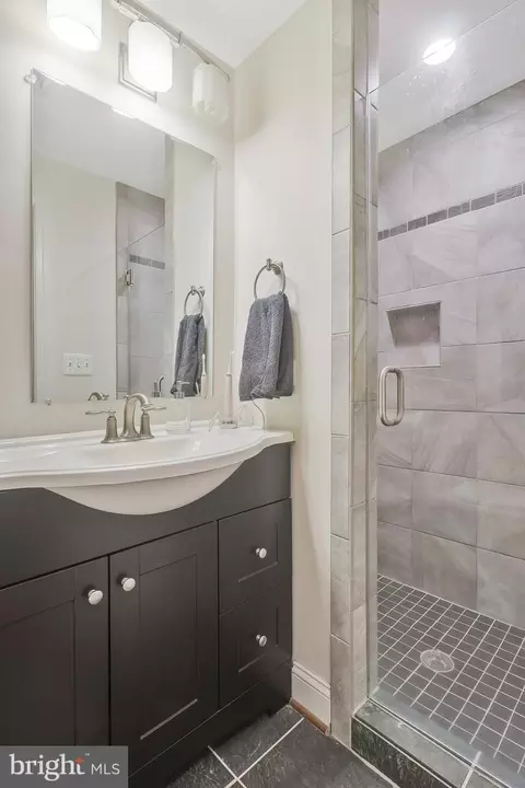 Bath - 303 C St SE, Washington, DC 20003 photo 6 of 6