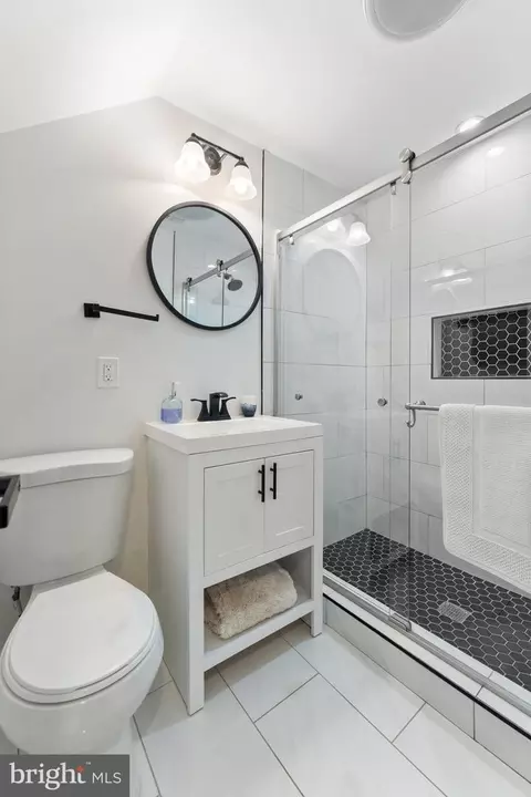 Bath - 121 15th St SE, Washington, DC 20003 photo 5 of 5