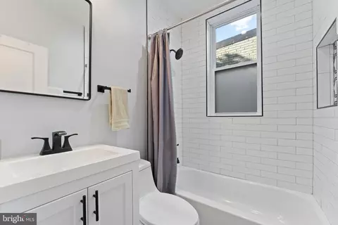 Bath - 121 15th St SE, Washington, DC 20003 photo 4 of 5