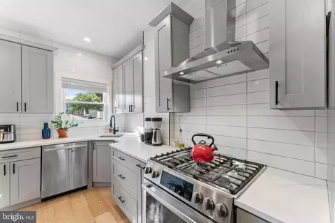 Other - 121 15th St SE, Washington, DC 20003 photo 5 of 15