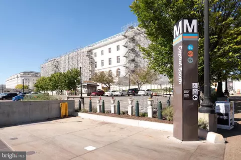 Exterior - 435 2nd St SE #A3, Washington, DC 20003 photo 12 of 14