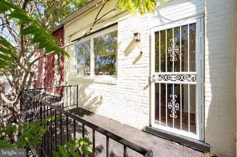 Exterior - 435 2nd St SE #A3, Washington, DC 20003 photo 4 of 14