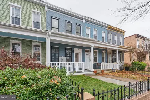 329 16th St SE, Washington, DC 20003 photo 2