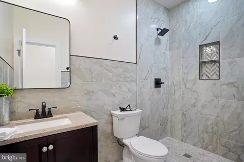 329 16th St SE, Washington, DC 20003 photo 23