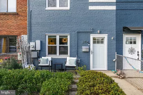 2104 D St NE, Washington, DC 20002