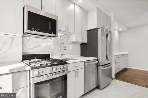4200 Cathedral Ave NW #1117, Washington, DC 20016