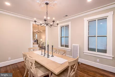 Dining - 915 Constitution Ave NE, Washington, DC 20002 photo 3 of 4