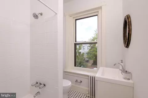 Bath - 915 Constitution Ave NE, Washington, DC 20002 photo 3 of 3